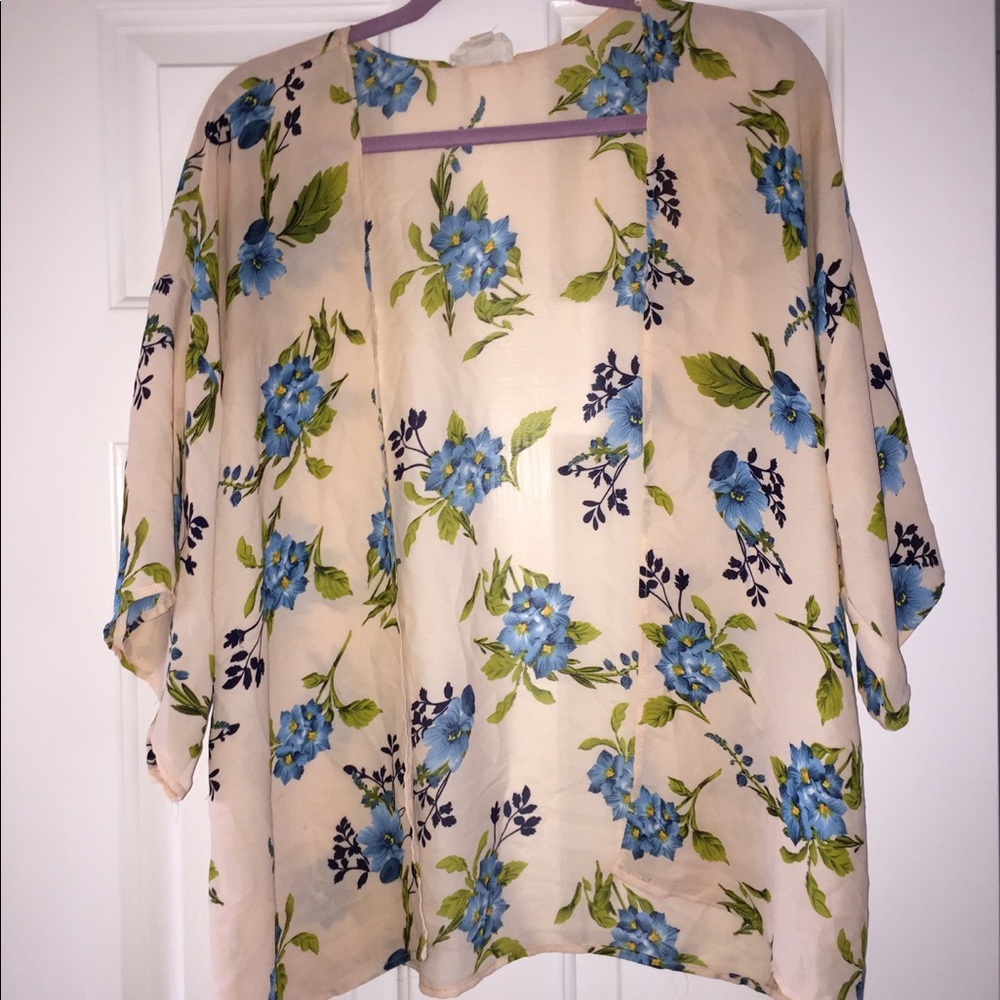 Floral lightweight kimono